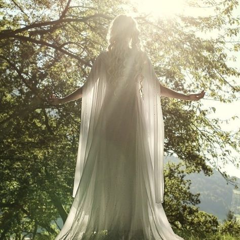 Demeter Goddess, Fae Aesthetic, Goddess Aesthetic, Witch Aesthetic, The Harvest, Throne Of Glass, Camp Half Blood, Greek Gods, Middle Earth