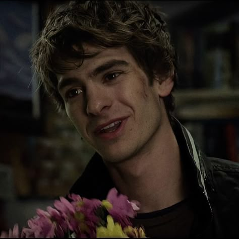 Remus Lupin from my Marauders fic (Teenage Daydreams) on AO3 and Wattpad!! Usernames in bio!! Faceclaim: Andrew Garfield Remus Lupin, Andrew Garfield, Peter Parker, The Amazing, Curly Hair, On Twitter, Birthday, Twitter, Flowers