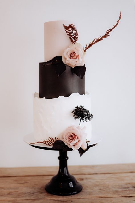 Blush Neutral Black Wedding, Blush And Black Wedding Cake, Black White Peach Wedding, Black White And Blush Bouquet, Blush Pink And Black Wedding Cake, Wedding Cake With Black Flowers, Simple Black And White Wedding Cake, Black And White Wedding Cake Elegant, Black And Pastel Wedding