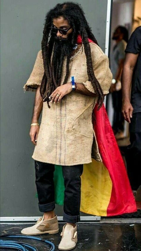 Mens Freeform Locs, Wicks Dreads Men, Rastafarian Outfits, Wick Locs, Freeform Dreads, Freeform Locs, Dreadlock Rasta, Hair Like Wool, Rastafarian Culture