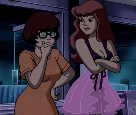 Daphne X Velma, Shaggy And Velma, Daphne From Scooby Doo, Velma Scooby Doo, Scooby Doo Pictures, Scooby Doo Movie, Scooby Doo Images, Daphne And Velma, Velma Dinkley