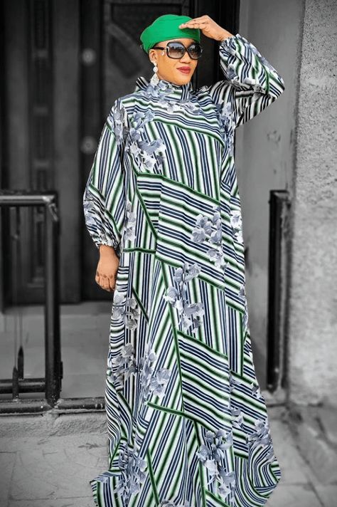 Dazzling Silk and Chiffon Style Inspiration For Beautiful and Stylish Ladies Materials Gown Style, Boubou Styles For Women, Bubu Gown Styles, Kaftan Styles, Types Of Gowns, Color Blocking Outfits, Chiffon Fashion, African Print Dress Designs, African Fashion Women Clothing