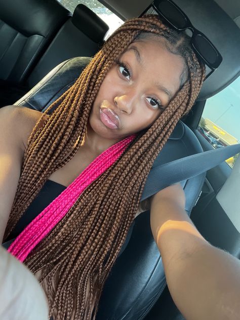 Brown Braids With Peekaboo, Small Peekaboo Box Braids, Brown And Red Peekaboo Braids, Box Braids Peekaboo Color With Curls, Peekaboo Braids Ginger, Light Brown Peekaboo Braids, Box Braid Colors Ideas Black Women, Brown Braids With Pink In The Back, Brown N Pink Braids