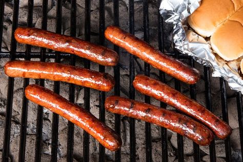 The Best Way to Cook Hot Dogs and Make Them Perfect Every Time Grilling Recipes Sides, Hot Dog Toppings, Luncheon Meat, Hot Dog Cart, Hot Dog Recipes, Cooking Lessons, Grilled Chicken Recipes, On The Grill, Dog Recipes