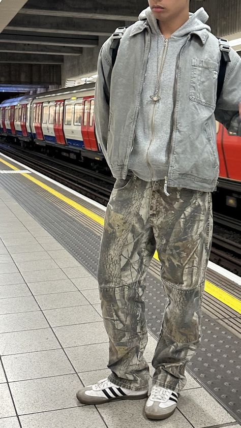 Camo Pants Outfit Men’s, Camo Streetwear Outfit, Tan Camo Pants Outfit, Camo Men Outfit, Camo Pants Men Outfit, Men’s Camo Pants Outfit, Camp Pants Outfit Men, Baggy Camo Pants Outfit Men, Camo Fits Men