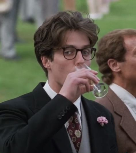 Hugh Grant Aesthetic, Hugh Grant Haircut, Hugh Grant Hairstyle, Hugh Grant 90s, 90s Hugh Grant, Hugh Grant Wallpaper, When The Function Got, Glasses Aesthetic Men, Hugh Grant Hair