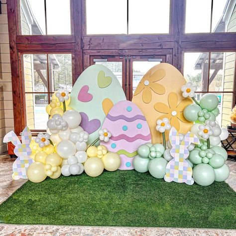 Lucas’ Happy Camper! ⛺️🌲 #balloonentrance #charlotteballoons #firstbirthdayideas #charlotteballoonsartist #firstbirthday #cltkids… | Instagram Somebunny Is One Birthday, Happy Easter Birthday, Easter Challenge, One Birthday Backdrop, Somebunny Is One, 1st Bday Theme, Bunny Birthday Theme, Easter Theme Party, Balloons Backdrop