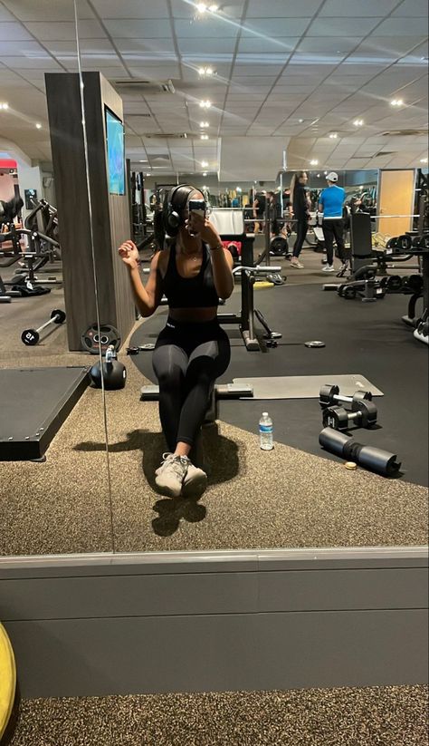 Gym Flicks, Gym Aesthetic Black Women, Bed Peace, Workout Photos, Female Gym, Vision Board Pics, Gym Goals, Manifesting Vision Board, Fitness Vision Board