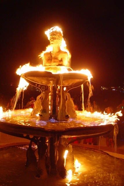 Fountain of Flame - art piece from Burning Man 2003. By Kiki? Good example of a fire ... Magical Greenhouse, Fire Fountain, Waterscape Design, Fountain Decor, Backyard Fountain, Afrika Burn, Baha Mar, Modern Water Feature, Sculpture Fountain