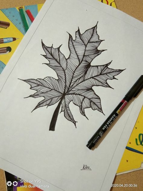 Pen Drawing Easy Simple, Drawing With Black Pen Easy, Black Pen Easy Drawings, Black Pen Art Flowers, Mandala Art Black Pen, Mini Pen Drawings, Zaxrafa Art Easy, Black Pen Design Art, Black Marker Drawing Easy