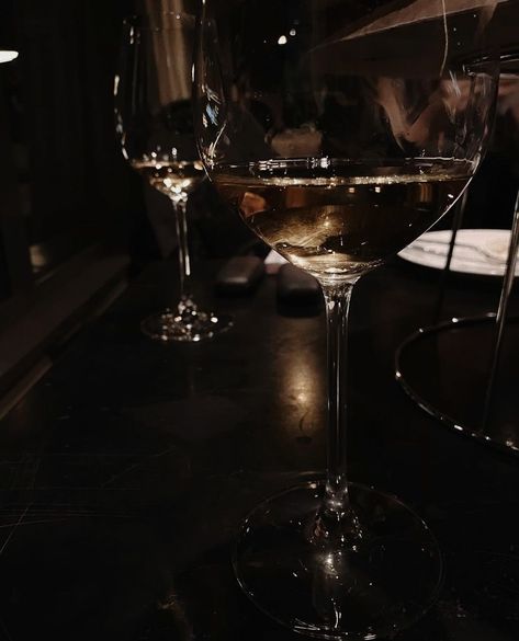 Wealthy Aesthetic, Dark Ethereal, Candle Lit Dinner, Dark Luxury, Aesthetic Drink, Wine Aesthetic, Yummy Alcoholic Drinks, Dark City, Dark Paradise