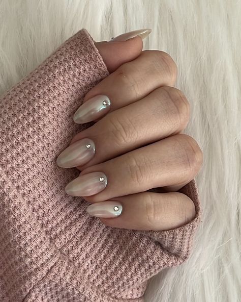 nailspo nail art holographic holo nails with strass baby pink nails pearl nails Nails With Strass, Nails Pearl, Baby Pink Nails, Holo Nails, Really Cute Nails, Pearl Nails, Pink Nails, Cute Nails, Baby Pink