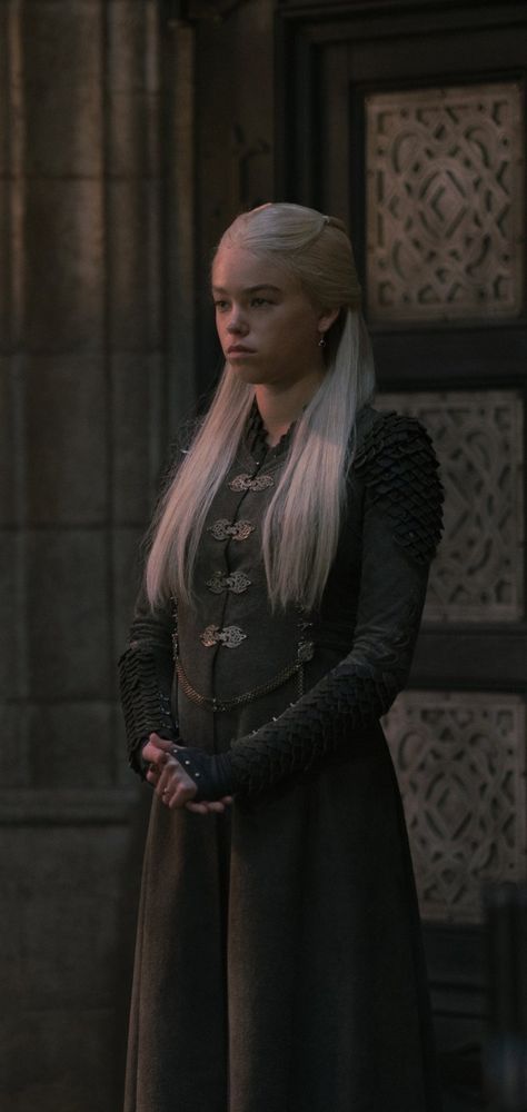 Milly Alcock Wallpaper, Rhaenyra Targaryen Costume, Rhaenyra Targaryen Milly Alcock, Rhaenyra Aesthetic, Milly Alcock Rhaenyra, House Of The Dragon Wallpaper, Targaryen House, Milly Alcock, Dragon Wallpaper