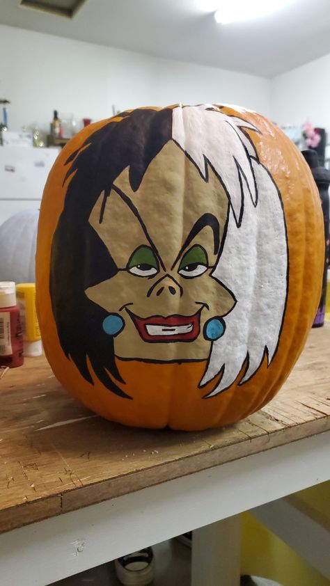 Disney Villain Pumpkin Painting, Villain Pumpkin Painting, Cruella Pumpkin, Pumpkin Idea, Disney Pumpkin, Pumpkin Contest, Cruella Deville, Painted Pumpkin, Bird Houses Painted