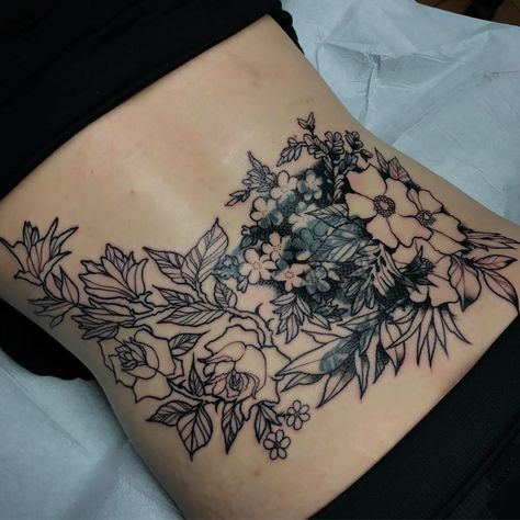 Roses With Wild Flowers Lower Back Tattoo Abdomen Tattoo, Back Tattoos Spine, Lower Back Tattoo Designs, Lower Back Tattoo, Cover Up Tattoos For Women, Tattoo Son, Girl Back Tattoos, Tattoos Skull, Celtic Tattoos