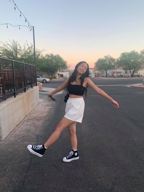 Black Converse Outfit Platform, High Sole Converse Outfit, Black High Converse Outfit, Black Converse Outfit Women, Black Converse Summer Outfit, Lugged Converse Outfit Summer, Ootd Converse High, Outfits To Wear With Black Converse, Black Lugged Converse Outfit