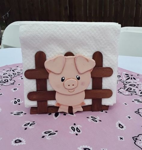 Barn Birthday Party, Safari Baby Shower Boy, Birthday Pinata, Farm Animal Party, Farm Baby Shower, Farm Animals Birthday Party, Cowboy Baby Shower, Baby Art Projects, Baby Birthday Themes