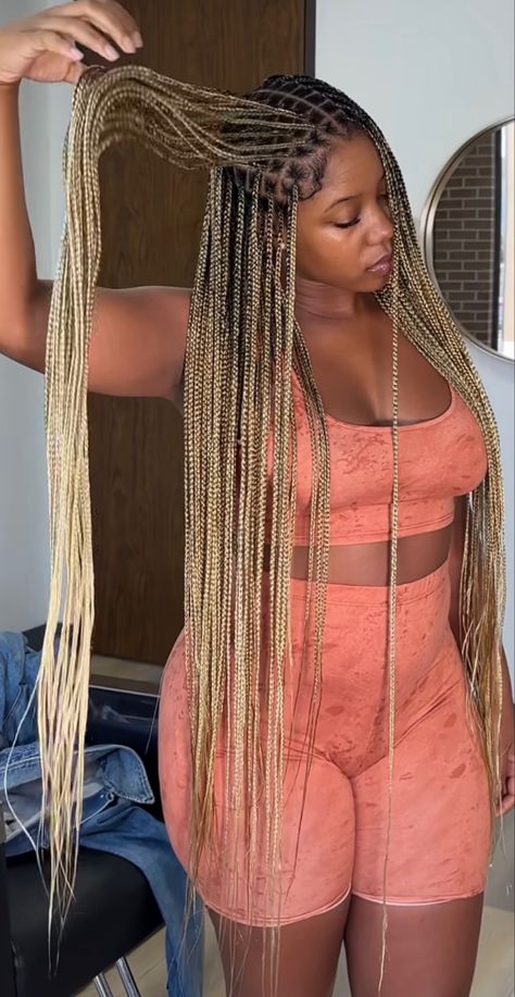 T30 Braids, Small Box Braids Blonde, Ash Blonde Knotless Braids Black Women, Blonde Brown Braids Black Women, Blonde Braids Dark Skin Women, Blonde Braids On Black Hair, Blonde Box Braids Black Women, Long Blond Braids, Blonde Knotless Braids Black Women