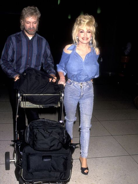 Dolly Parton Family, Dolly Parton Husband, Dolly Parton Photos, Vintage Dolly Parton, Dolly Pardon, Dolly Parton Pictures, Los Angeles International Airport, Gatlinburg Tennessee, Country Music Stars