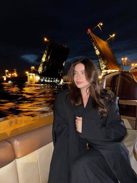 Dubai Yacht Night, Boat Night Aesthetic, Yacht Poses, Perspective Poses, Yacht Photoshoot, Boat Party Outfit, Boat Photoshoot, Boat Marina, River Outfit