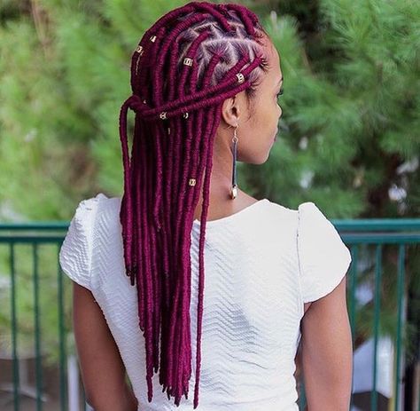 Burgundy Faux Locs, Faux Locs Long, Burgundy Box Braids, Faux Braids, Ghana Braids Hairstyles, Faux Dreads, Faux Locks, Soft Locs, Yarn Braids