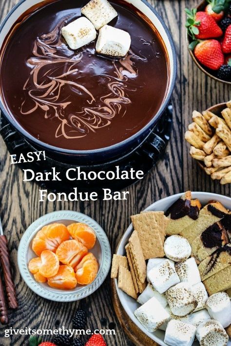 Chocolate Fondue Bar, Fondue Bar, Dark Chocolate Fondue, Raclette Recipes, Chocolate Fondue Recipe, Fondue Night, Fondue Recipe, Football Draft, Fondue Party