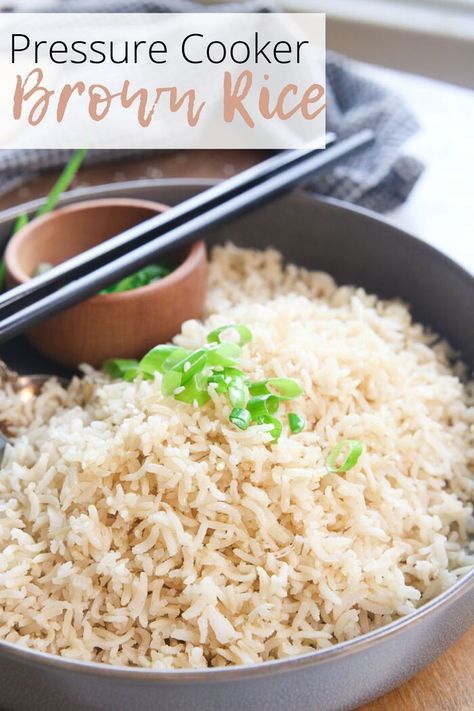 Pressure Cooker Brown Rice is an easy and quick way to serve up tender and delicious foolproof brown rice in minutes!  It's hard to tell the difference between brown rice and white rice when you cook brown rice this way!  A total game-changer! Pressure Cooker Brown Rice, Multi Cooker Recipes, Pressure Cooker Rice, Power Pressure Cooker, Side Dishes For Chicken, Risotto Recipes, Best Side Dishes, Sticky Rice, Instant Pot Pressure Cooker