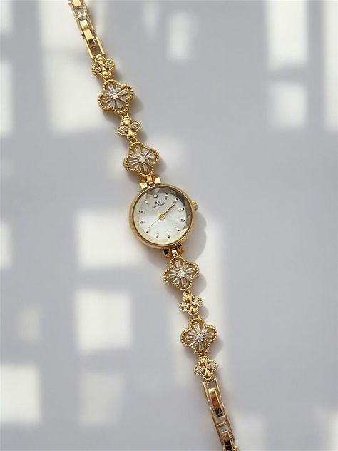 Gold Vintage Watch Women, Vintage Gold Watch Women, Gold Womens Watch, Wrist Watches For Women, Dainty Watch, Xoxo Jewelry, Vintage Gold Watch, Dope Jewelry Accessories, Cute Watches