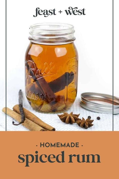 Spiced Rum Recipes, Homemade Liqueur Recipes, Frozen Drinks Alcohol, Homemade Alcohol, Flavored Rum, Whole Spices, Homemade Liquor, Liquor Recipes, Rum Recipes