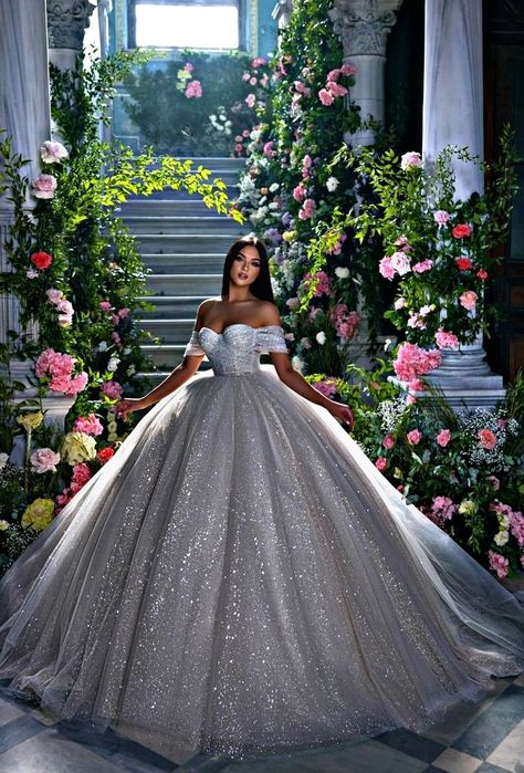 Princess Wedding Dresses Ball Gown Fairytale, Fairytale Wedding Dress Princesses, Elegant Wedding Dress Ballgown, Disney Fairytale Wedding Dress, Gorgeous Wedding Dress Princesses, Queen Wedding Dress, Big Wedding Dresses, Princess Bridal Gown, Wedding Dresses Princess Ballgown