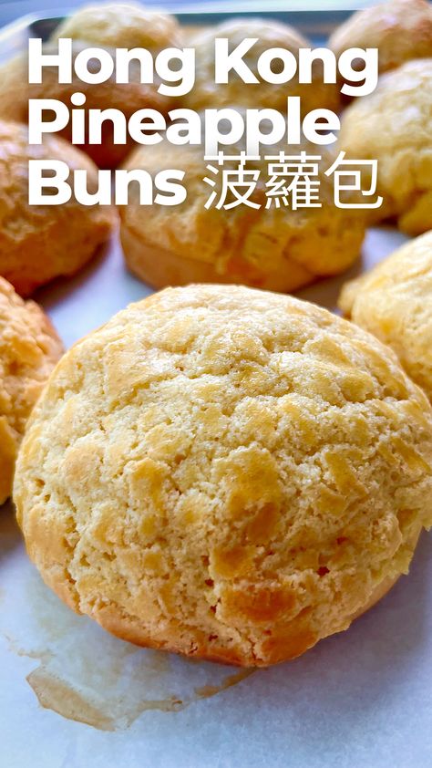 golden yellow hong kong pineapple buns. Pillowy soft milk buns topped with a golden sweet crunchy cookie topping. Bolo Bao Recipe, Sweet Bao Buns Recipe, Asian Bread Recipes, Asian Bread Recipe, Bolo Bao, Asian Bread, Exam Inspiration, Pineapple Buns, Asian Pastry