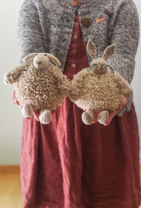 Ravelry: Wooly Sheep + Bunny by Susan B. Anderson Yarn Holders, Loop Stitch, Sheep Crafts, Yarn Holder, Bunny Pattern, Bunny Lovers, A Best Friend, Knitted Animals, Wool Wash