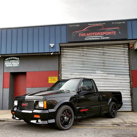 TNA Motorsports on Instagram: “Last Project Of 2018 Complete ! _________ 🔥 1991 GMC Syclone AWD LS2 6.0 🔥 By far one of my personal favorites! This is one bad ass AWD…” S10 Chevrolet, Gmc Syclone, S10 Truck, Chevy Luv, Obs Truck, Chevrolet S 10, Tracked Vehicles, Modern Muscle Cars, Dropped Trucks