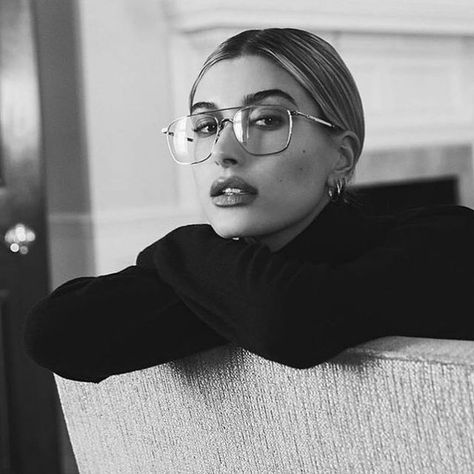 #sunglasses style Aviator metal #dior of Hailey Baldwin in her account Instagram | Spotern #fashionoutfits #outfitsforwomen #fashionmodel #justinbieber #haileybaldwin Career Girl Daily, Hailey Baldwin Style, Career Girl, Foto Tips, Hailey Baldwin, Mode Inspo, How To Pose, White Photo, Hailey Bieber