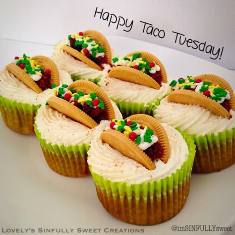 Taco cupcakes Outrageous Desserts, Taco Cupcakes, Mexico Party, Taco Twosday, Taco Party, Cupcake Decorating, Dessert Bar, Cupcake Ideas, Taco Tuesday