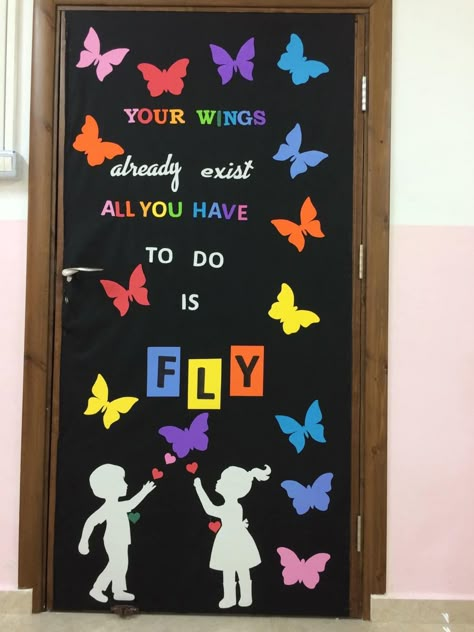 Decoration For Doors Classroom, Door Design For Preschool, Kindergarten Decorations Wall Ideas, Grade 1 Door Decoration, Grade 1 Classroom Decoration Ideas, Door Charts For Classrooms, Abc Decorations Classroom Decor, Classroom Boards Ideas, Welcome Charts For Classroom Door