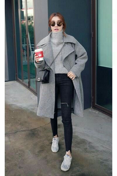 Gray Peacoat Outfit, Gray Coat Outfit Winter Style, Light Grey Coat Outfit, Gray Coat Outfit, Grey Wool Coat Outfit, Grey Sneakers Outfit, Taiwan Ootd, Gray Winter Coat, Grey Coat Outfit