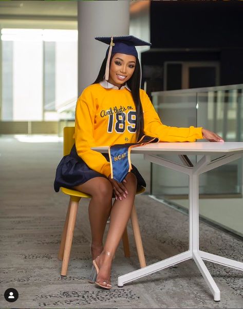 Crew Neck Graduation Pictures, Ncat Grad Pics, Graduation Skirt Outfit, Ncat Graduation, Poolside Photoshoot, Graduation Pictures Outfits, Graduation Outfit College, College Grad Pictures, Graduation Pic Ideas