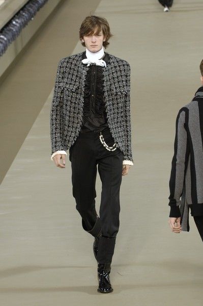 Chanel Inspired Outfit, 2006 Runway, Chanel Show, Chanel Men, Mens Fashion 2018, Chanel Runway, Chanel Outfit, Mode Chanel, Menswear Runway