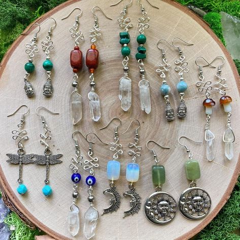 Diy Witch Jewelry, Crystal Wire Earrings, Pagan Jewelry Diy, Whimsigoth Jewelry Diy, Spiritual Jewelry Aesthetic, Fairy Jewelry Diy, Fairy Jewelry Aesthetic, Diy Hippie Jewelry, Hippie Jewelry Diy