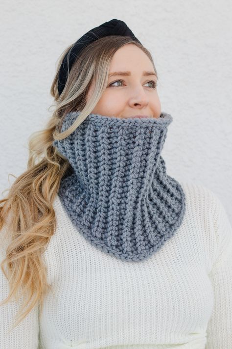 Ribbed Cowl Crochet Pattern, Hat And Cowl Crochet Pattern, Neckwarmer Crochet Pattern Free, Chunky Knit Cowl Pattern Free, Snood Crochet Pattern Free, Crochet Chunky Cowl, Super Bulky Yarn Patterns, Crochet Scarf Chunky, Chunky Yarn Crochet Pattern