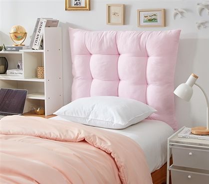 Rainha - Puffy Tufted College Headboard - Pink Créam College Headboard, Camp Room, Dorm Color Schemes, Pink Dorm Room Decor, Dorm Room Setup, Dorm Room Headboards, Dorm Room Checklist, Dorm Headboard, Pink Dorm Rooms