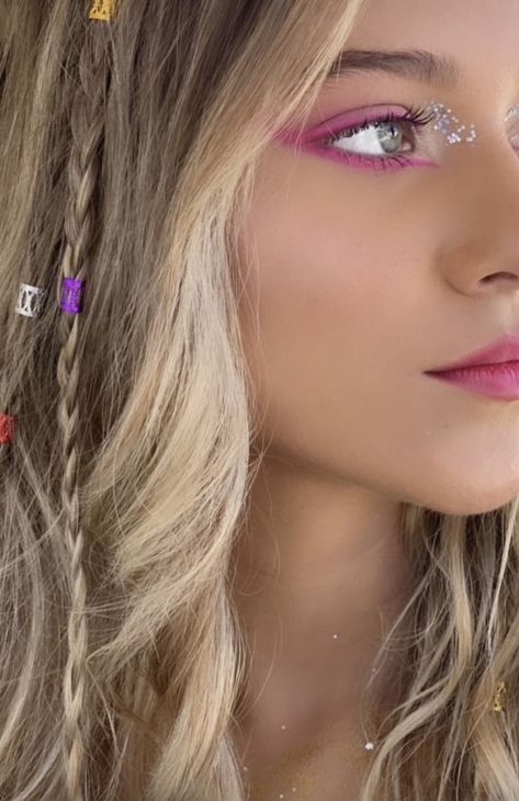 Stagecoach Makeup Ideas, Taylor Swift Lover Era Hairstyles, Taylor Swift Hair And Makeup, Coldplay Concert Makeup Ideas, Taylor Swift Inspired Makeup Looks, Lover Make Up Taylor Swift, Eras Tour Hair Ideas Lover, The Eras Tour Makeup Ideas, Eras Tour Makeup Lover