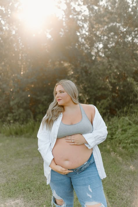 Maternity Photography Ideas Plus Size, Curvy Maternity Photography, Plus Size Maternity Photoshoot, Plus Size Maternity Photos Summer, Maternity Photos For Plus Size Women, Plus Size Maternity Shoot, Plus Size Maternity Photography, Plus Size Pregnancy Photoshoot, Pregnant Belly Photography