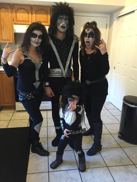 Kiss Band Costume, Band Costumes, Kiss Costume, Costumes Diy, Kiss Band, Diy Cans, Diy Picture, Diy Hacks, Diy Costumes