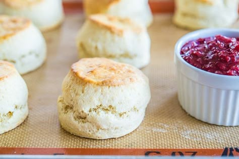 English Style Scones Tea Scones Recipe, English Scones, Tea Scones, Scones Recipe Easy, Strawberry Jam Recipe, Scone Recipes, Scones Recipe, Tea Sandwiches, English Tea