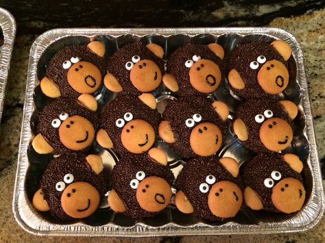 Monkey Muffins, Monkey Food Ideas, Monkey Cupcakes Ideas, Jungle Snacks, Monkey Food, Monkey Cupcakes, Food Garnish, Monkey Cake, Animal Cupcakes