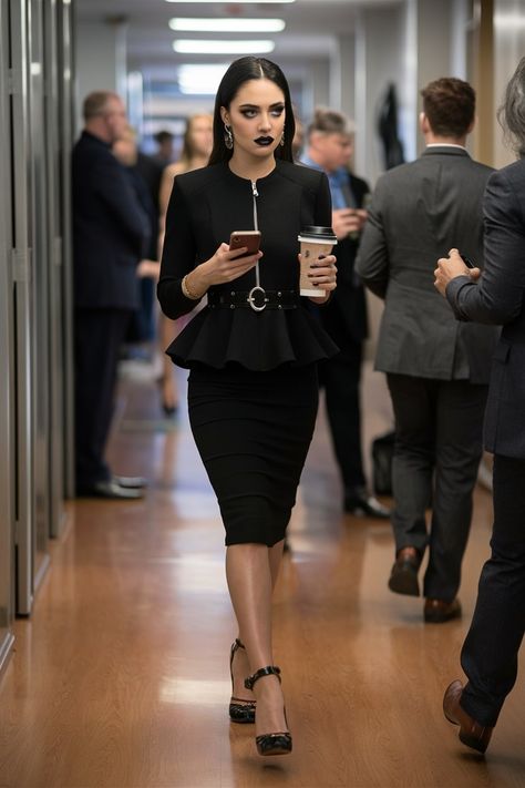 Witchy Corporate Outfits, Elegant Goth Aesthetic, All Black Corporate Outfit, Corporate Edgy, Elegant Women Aesthetic, Elegant Grunge Outfits, Professional Grunge Outfits, Office Goth Outfits, Elegant Outfit Black Women