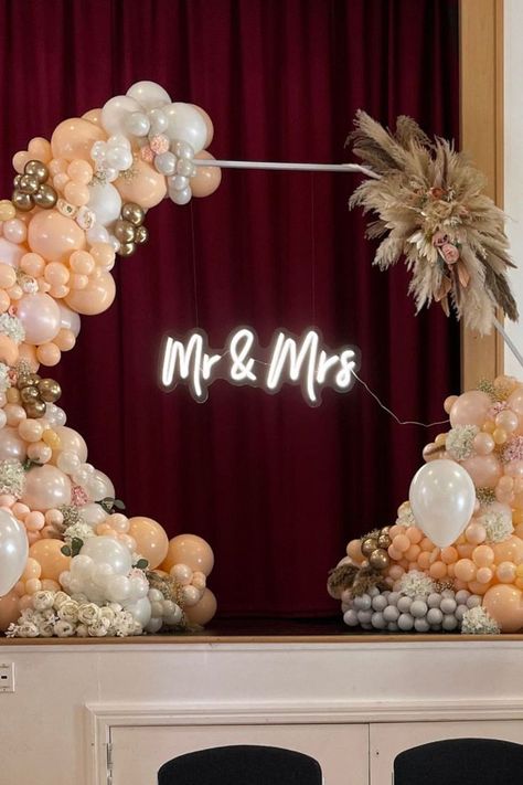 Neon Mr And Mrs Sign, Bridal Shower Props, Mister And Misses, Snap Photos, 16 Balloons, Unique Wedding Photos, Wedding Neon Sign, Mr And Mrs Wedding, Neon Wedding