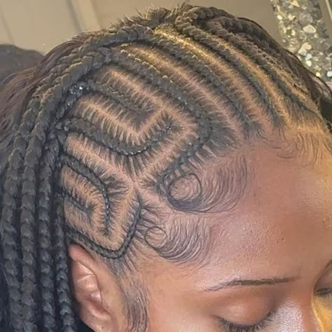 𝑴𝑨𝒀𝑺𝑾𝑨𝒀𝑼𝑲 on Instagram: "Leaving your freestyles in my hands 🤝🏽😍 @mayswayuk Me & Lorelle go together real bad 🫶🏼 Book this under ‘standard Fulani sew in + TMW freestyle’ Based in west London. Dm for bookings/enquires. Link in bio for prices /t&cs. #fulanisewin #fulanibraidsnstyles #fulanibraidsatl #fulanibraidslondon #fulanibraidsatl #fulanibraidsmiami #stitchbraids #stitchbraidsatlanta #stitchbraidsatl #stitchbraidschicago #mayswayuk #themaysway" Cute Hair For Black Women, Pretty Hair Inspiration, Braid Hair Hairstyles Black Women, Fulani Braids Leave Out, Fulani Braid Sew In, Cornrows With Sew In Weave, Fulani Braid Designs, Fulani Natural Hair, Cornrows In The Front Weave In The Back